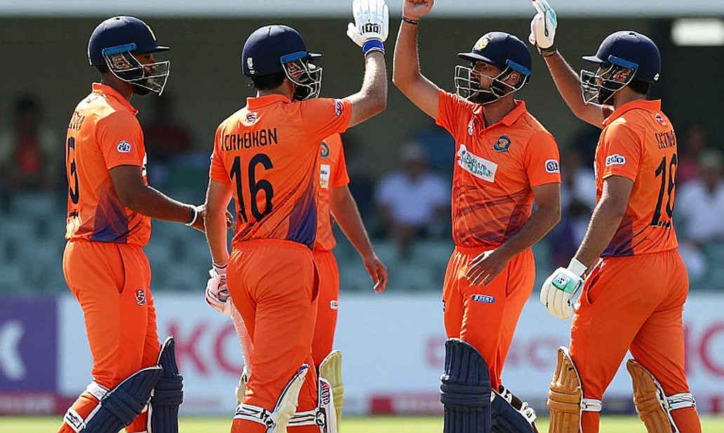 রাওয়ালপিন্ডির ১৮ সিম-উইকেট: পাকিস্তানের ৩০৫ রানের ভেতরে লুকানো একজনের ভার রাওয়ালপিন্ডির ১৮ সিম-উইকেট: পাকিস্তানের ৩০৫ রানের ভেতরে লুকানো একজনের ভার
