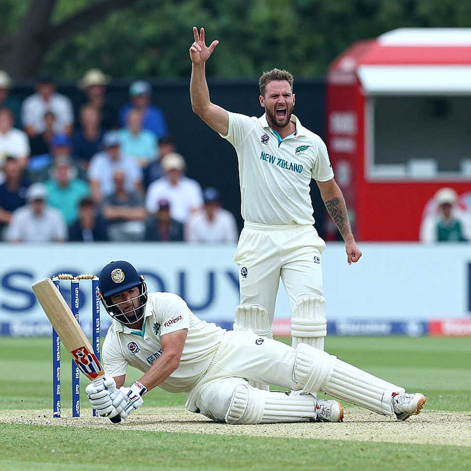 From Frame to Auction: The Same Market Runs Decisions and Contracts in Asian Cricket From Frame to Auction: The Same Market Runs Decisions and Contracts in Asian Cricket