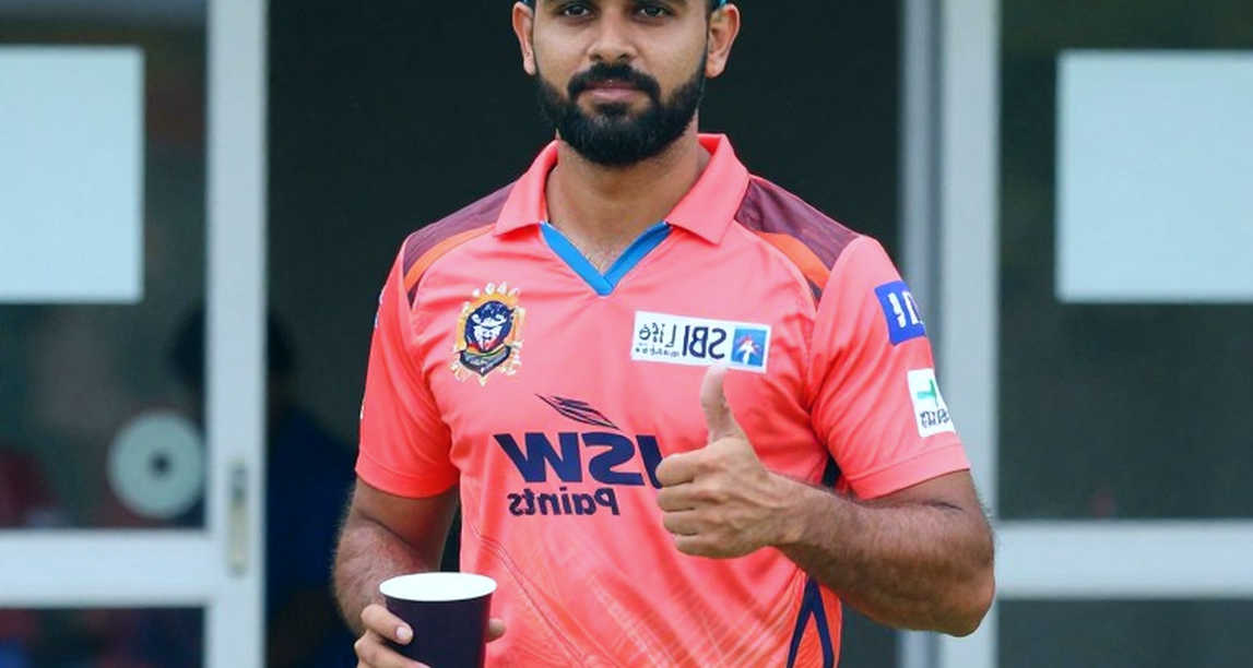 গ্লাভস বদলের আড়ালে ডারবানের ২১৪ রান: রিকেলটনের পুনর্নিয়োগ আর দক্ষিণ আফ্রিকার অসমাপ্ত খাতা