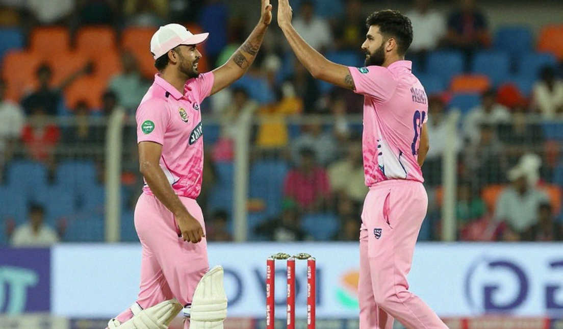হার্দিকের জায়গায় শেডগে: ভারত এ দলের অলরাউন্ডার খাঁদ আর একটা অসম্পূর্ণ গল্প