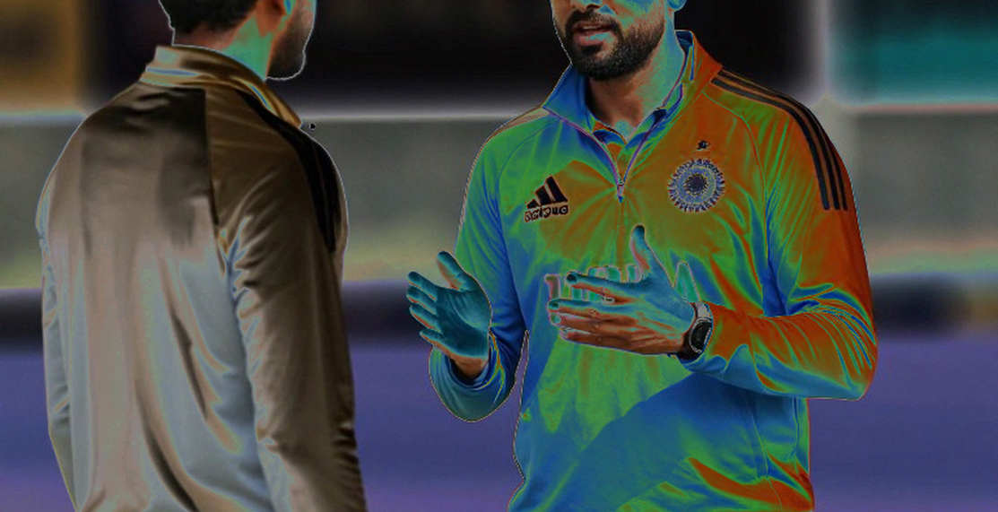 ছয় ওভারে ৯৩: ভারতের 'ভয়হীন ব্যাটিং' নিয়ে যে হিসাবটা কেউ মেলাচ্ছে না