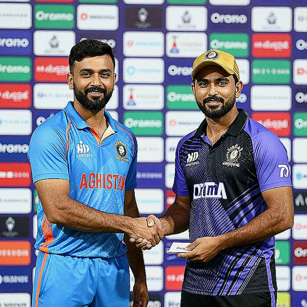 জর্জেস পার্কের আগে খাতার পাতা: ইনগ্রিস ফিরছেন, কিন্তু অস্ট্রেলিয়ার আসল সংকট ব্যাটিং ক্রমের হিসাবে