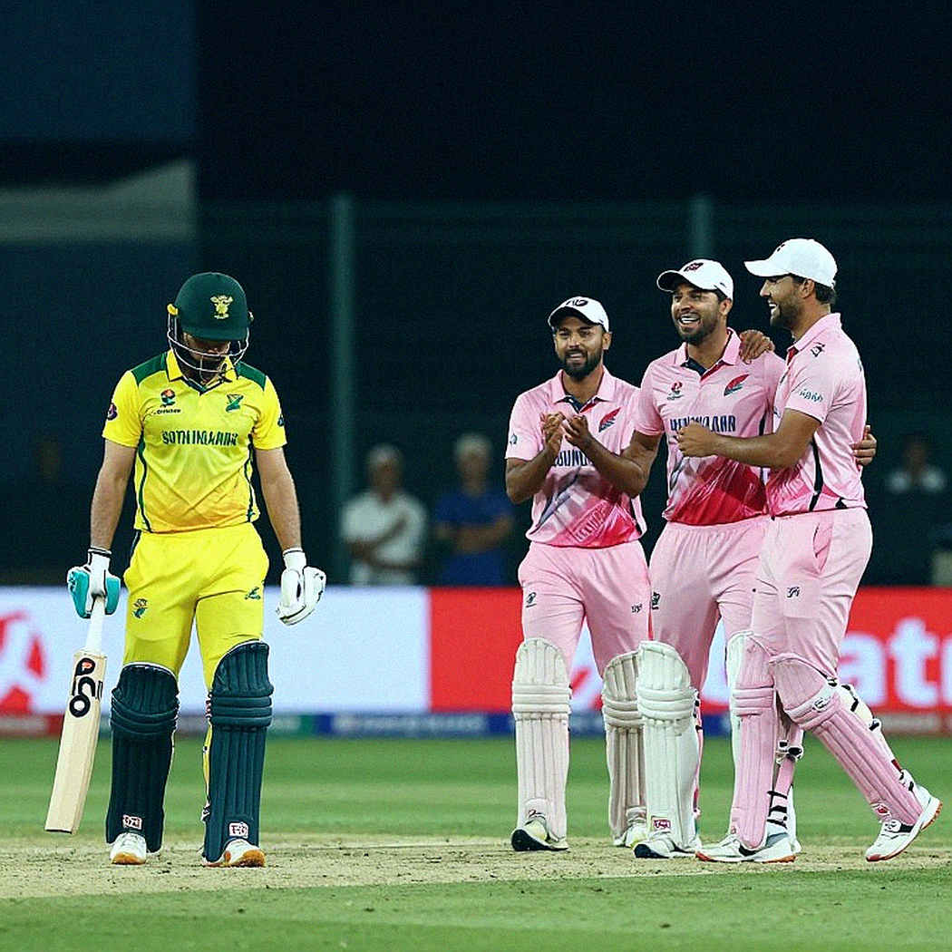 রো-১২ থেকে দেখা খালি টেবিল: ক্রিকেট তথ্যের ব্লকচেইন আর যাচাইয়ের নীরব সংকট