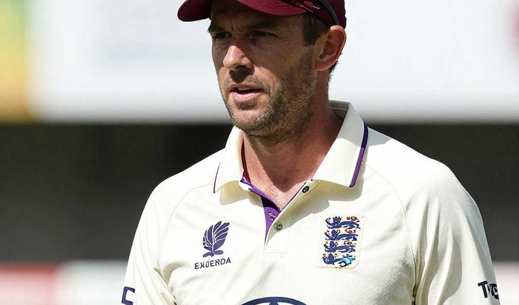 The Auction Paddle, the Empty Chair, and the Invisible Ledger: Who Keeps the Accounts in Cricket's Transfer Market The Auction Paddle, the Empty Chair, and the Invisible Ledger: Who Keeps the Accounts in Cricket's Transfer Market