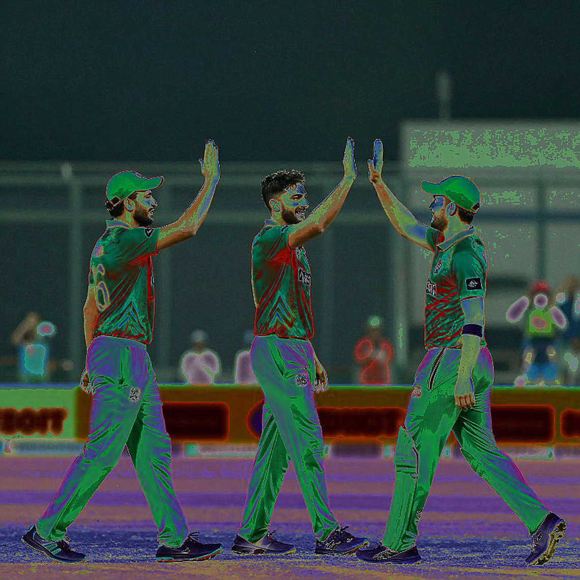 নিলামের সবচেয়ে দামি স্কুলছাত্র: ২৯ লাখ র্যান্ডে জেসন রোলস, আর জোবুর্গের লম্বা বাজি